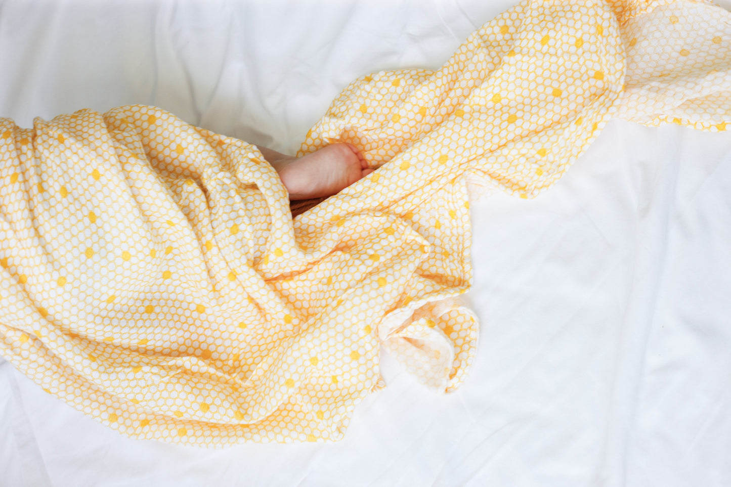 Organic Swaddle - Bee Hive
